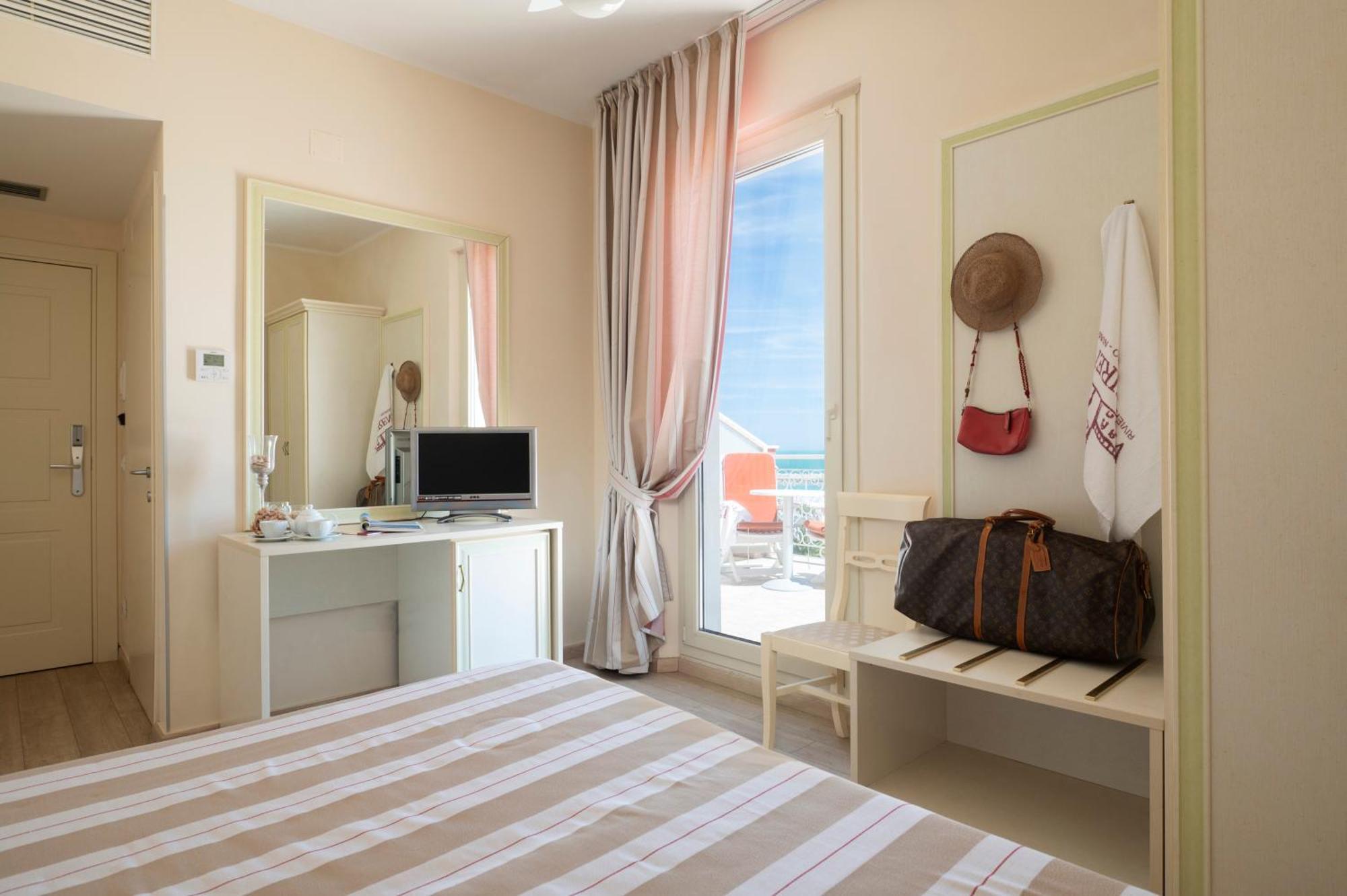 Hotel Villa Sirena Numana Bagian luar foto
