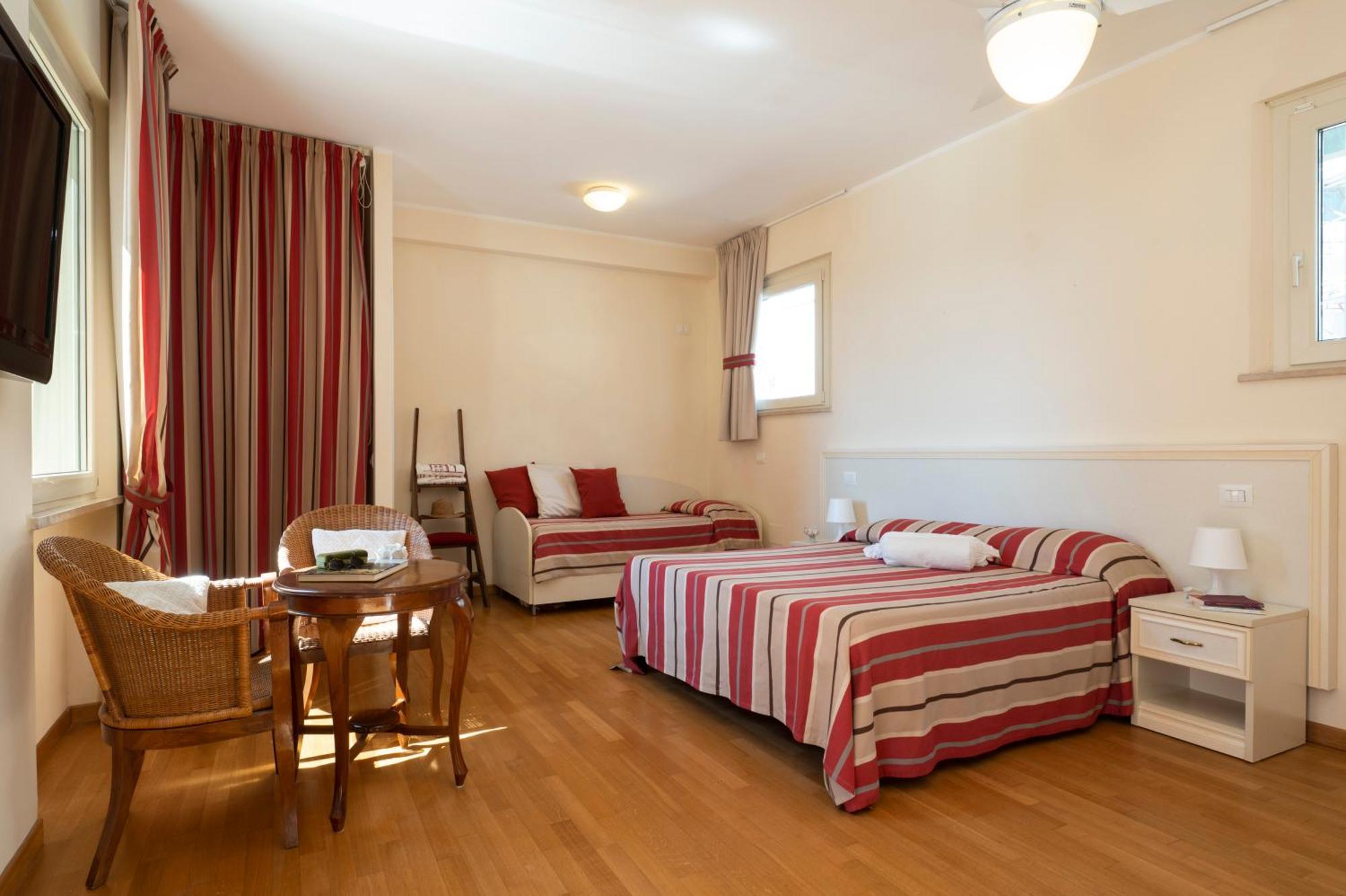 Hotel Villa Sirena Numana Bagian luar foto