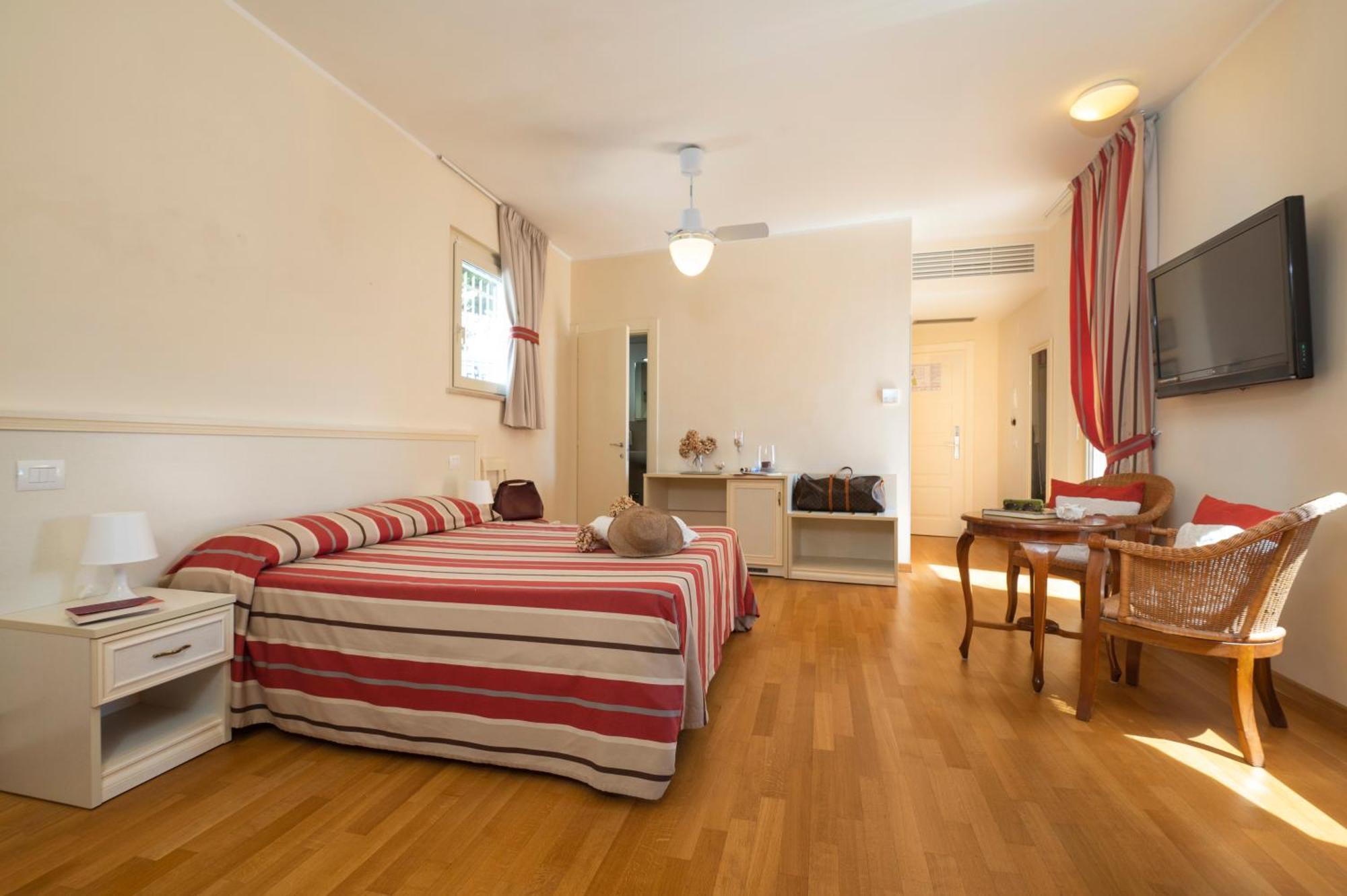 Hotel Villa Sirena Numana Bagian luar foto