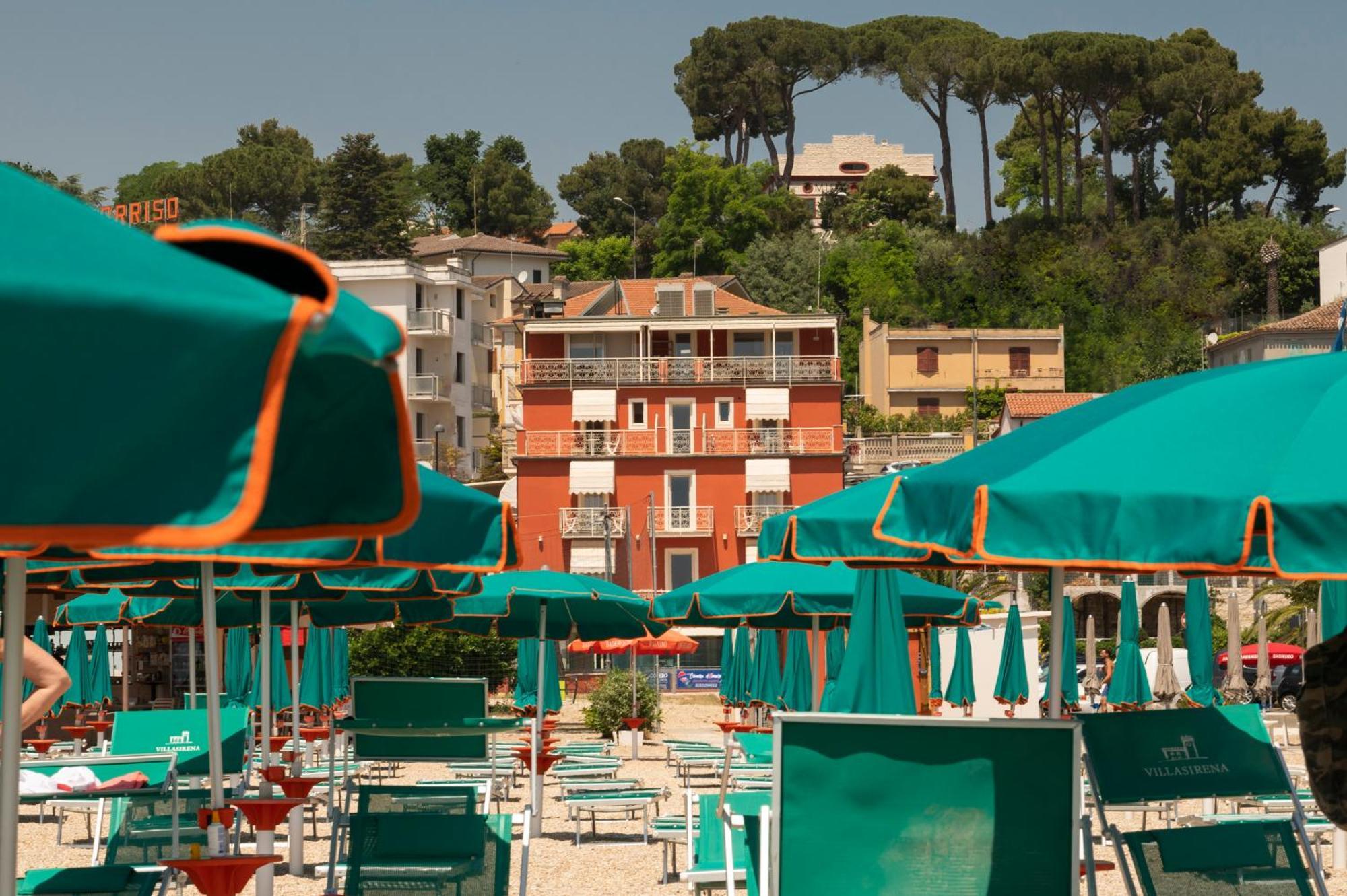 Hotel Villa Sirena Numana Bagian luar foto